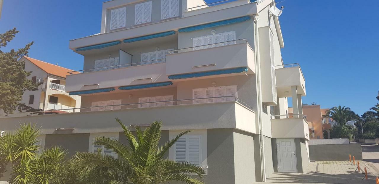Apartments Biba Novalja Bagian luar foto